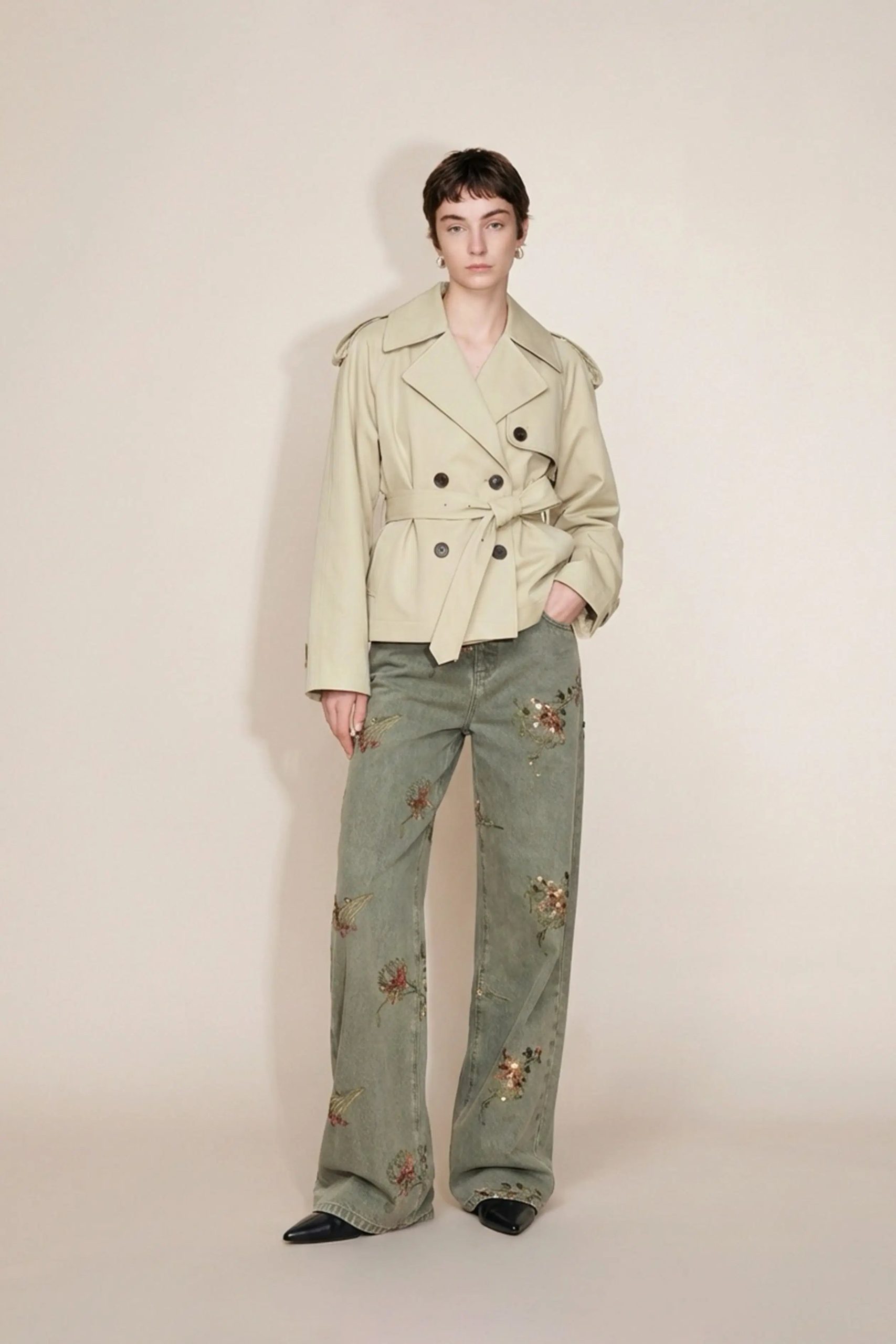 Beatrice Contrast-Trim Short Trench Coat in High-Density Cotton Twill